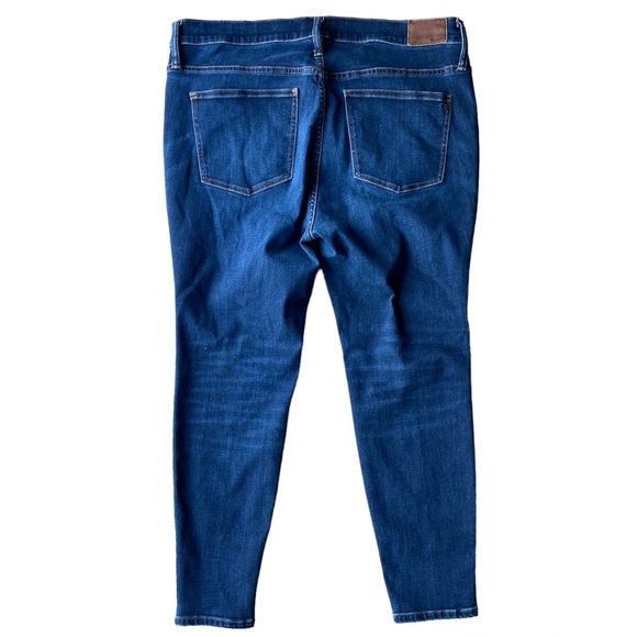 Madewell Petite 9" Mid-Rise Skinny Jeans in Larkspur Wash - Picture 7 of 10